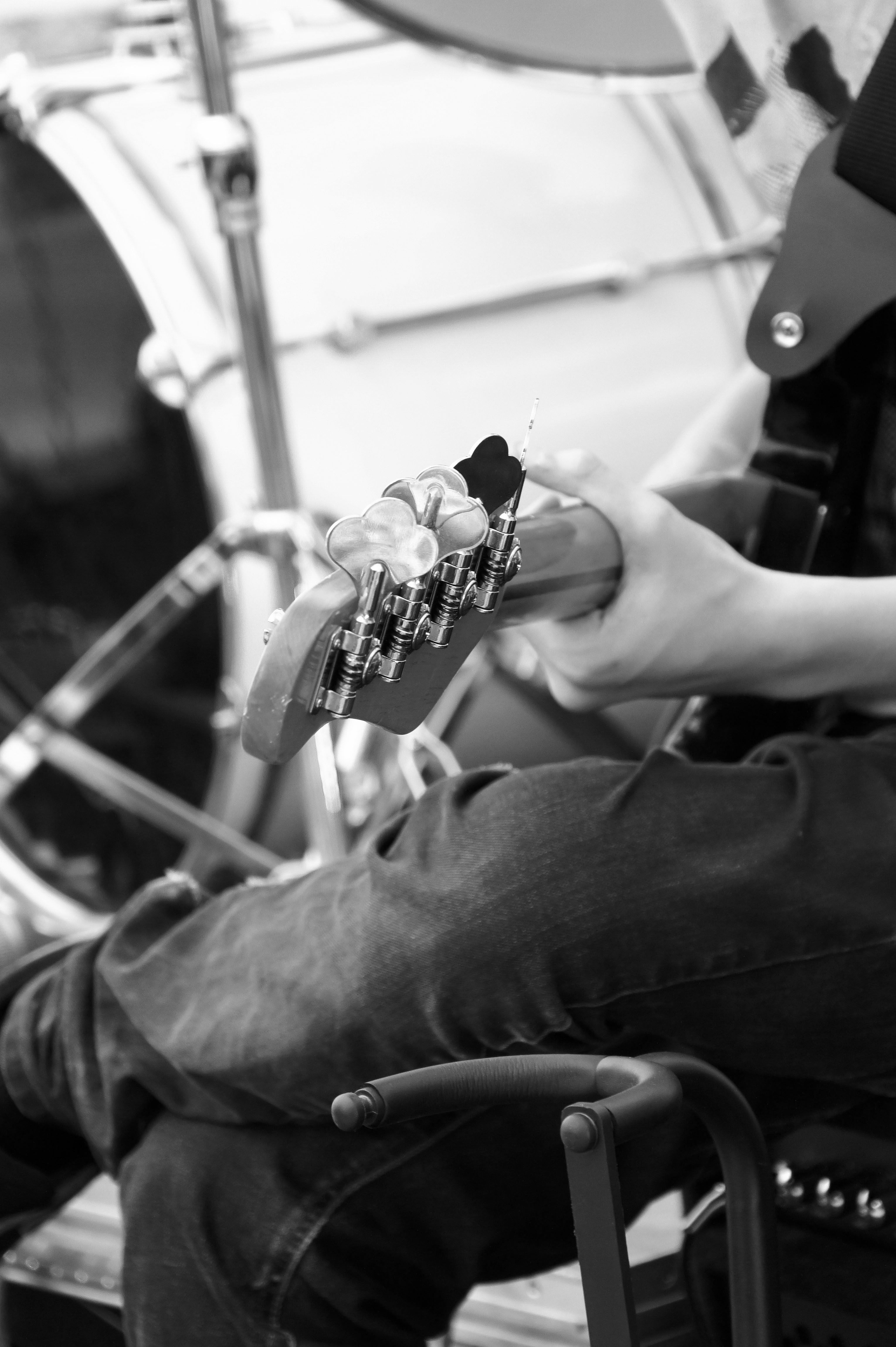 play a rebel song